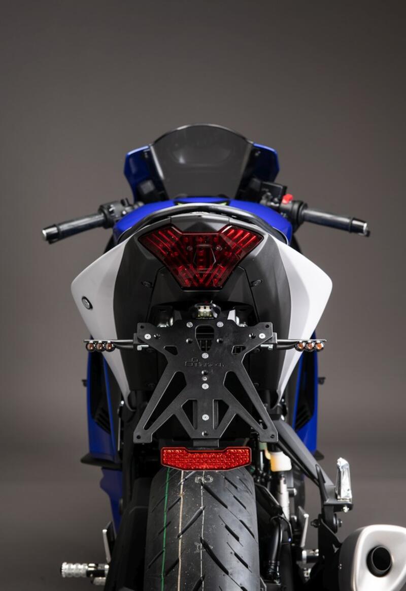 Porta Targa Regolabile per Yamaha A1
